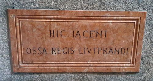 Luitprand’s tomb (our photo)